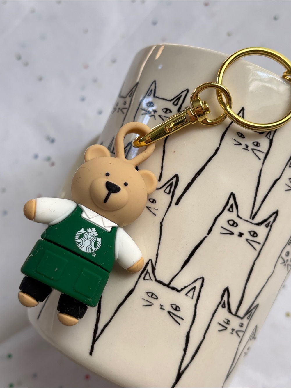 🐻🧸🐻‍❄️Starbucks BEARista Lid Stopper Keychain NWOT iconic bear in green apron 💚